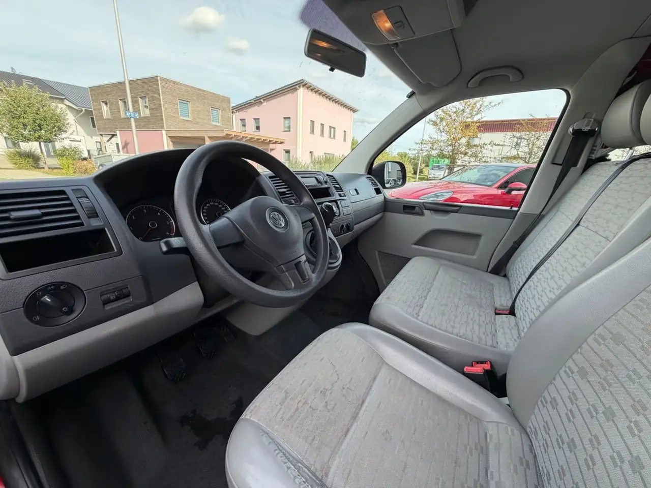 VOLKSWAGEN T5 TRANSPORTER 9 PLACES - 140CH - 109 000KM - ATTELAGE