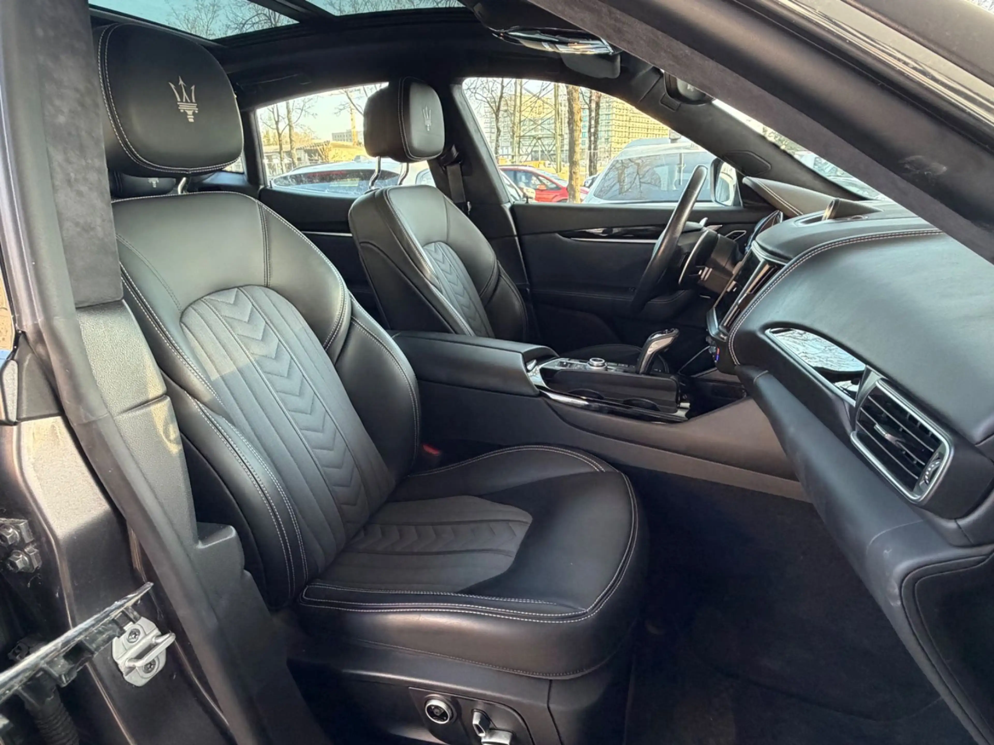 Maserati Levante GranLusso Q4 — photo 13