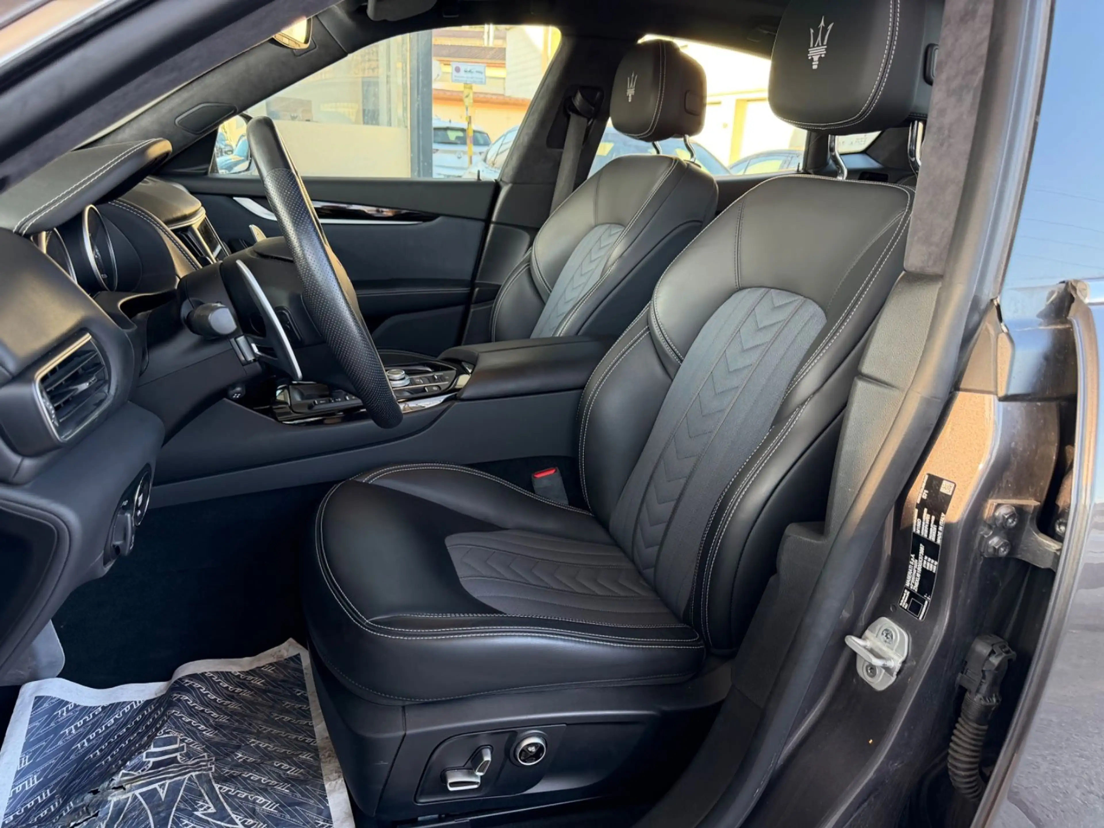 Maserati Levante GranLusso Q4 — photo 8