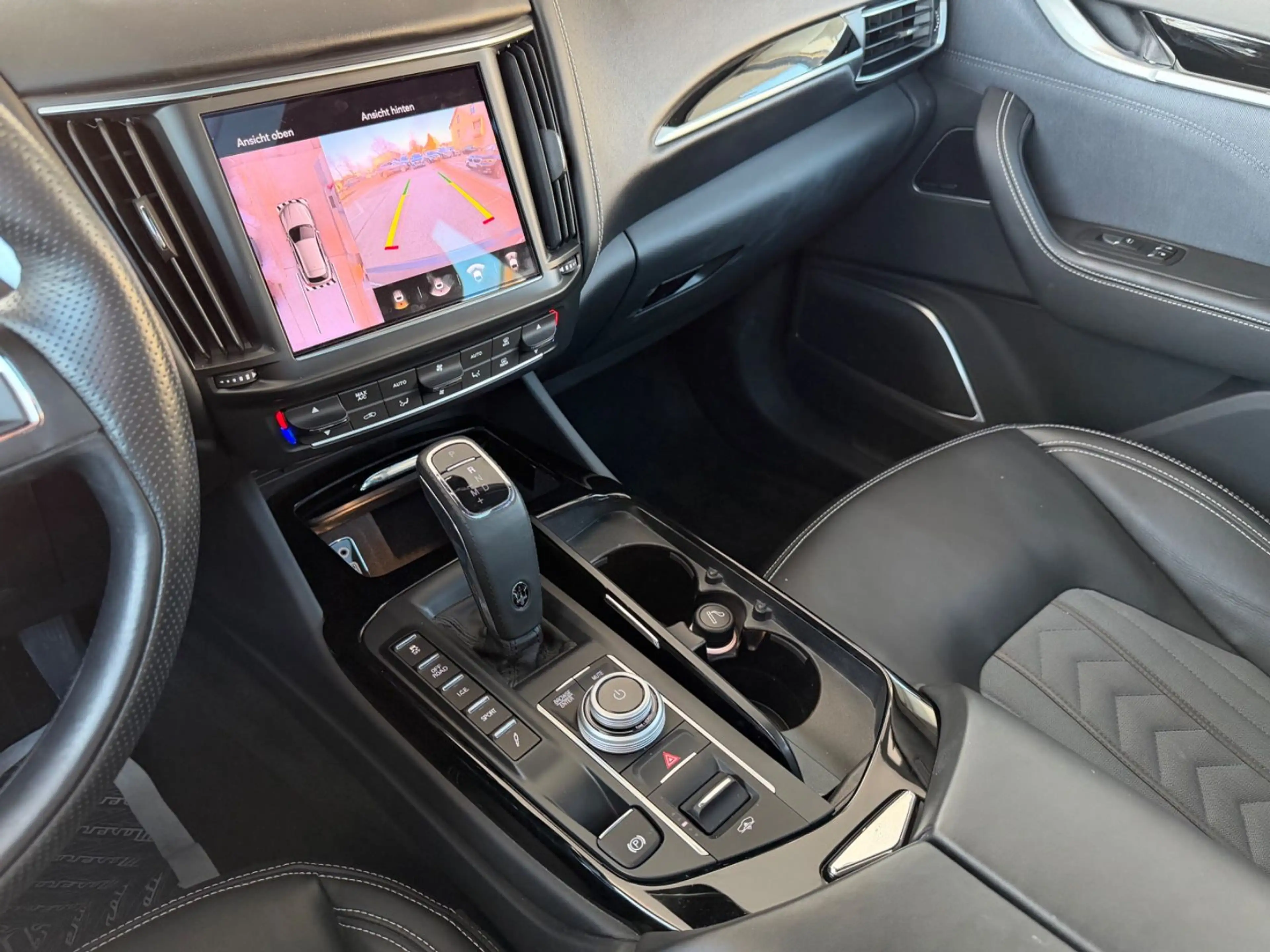 Maserati Levante GranLusso Q4 — photo 10