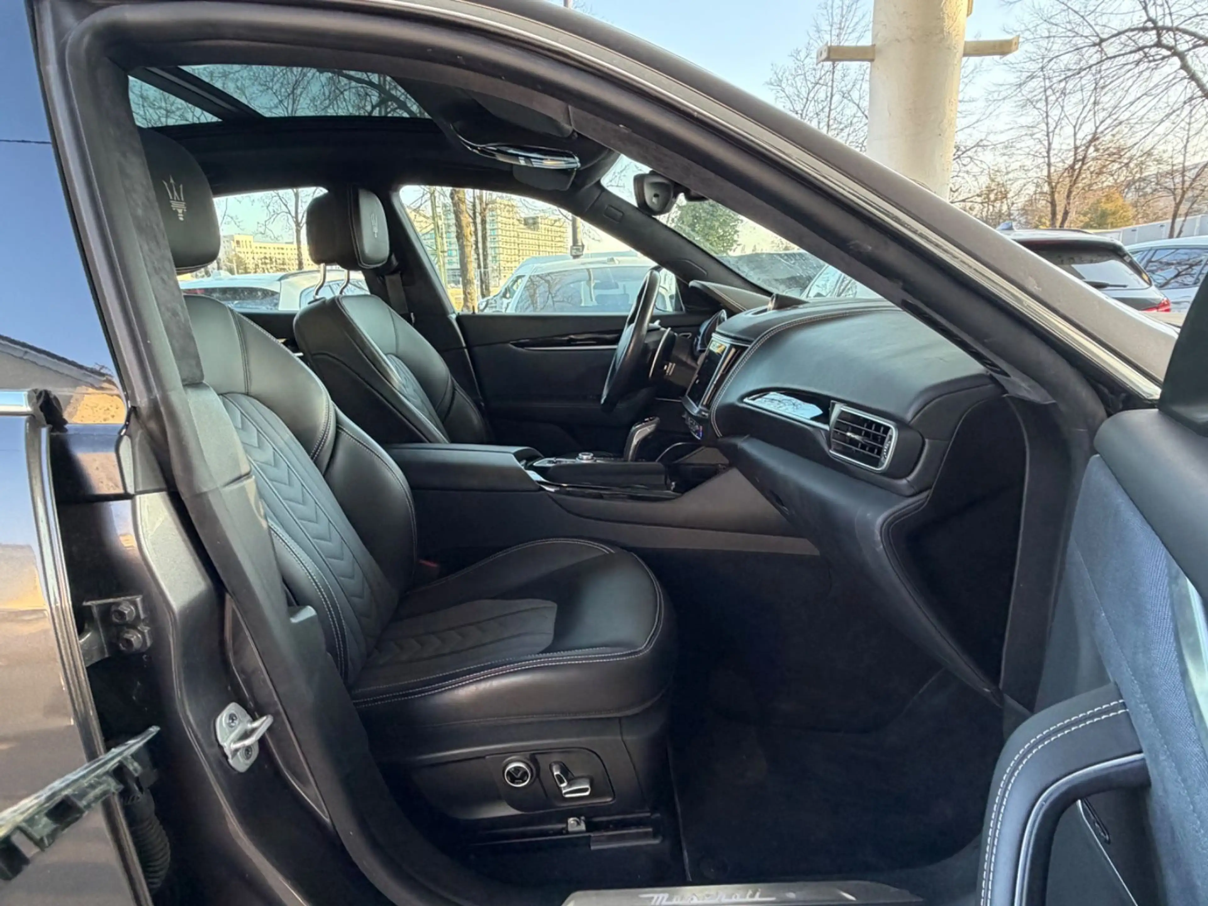 Maserati Levante GranLusso Q4 — photo 15