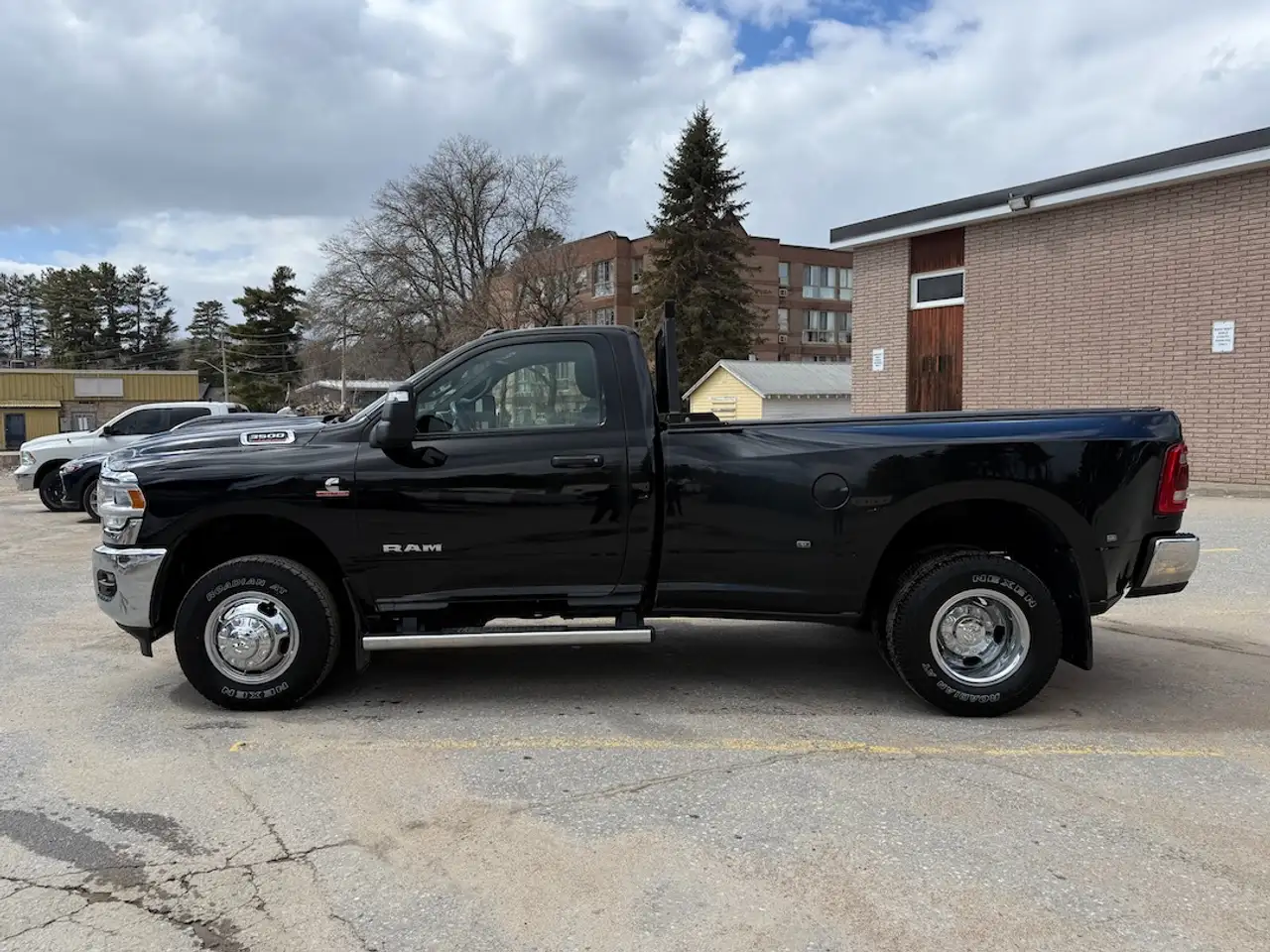 RAM 3500 снимка RAM 3500
