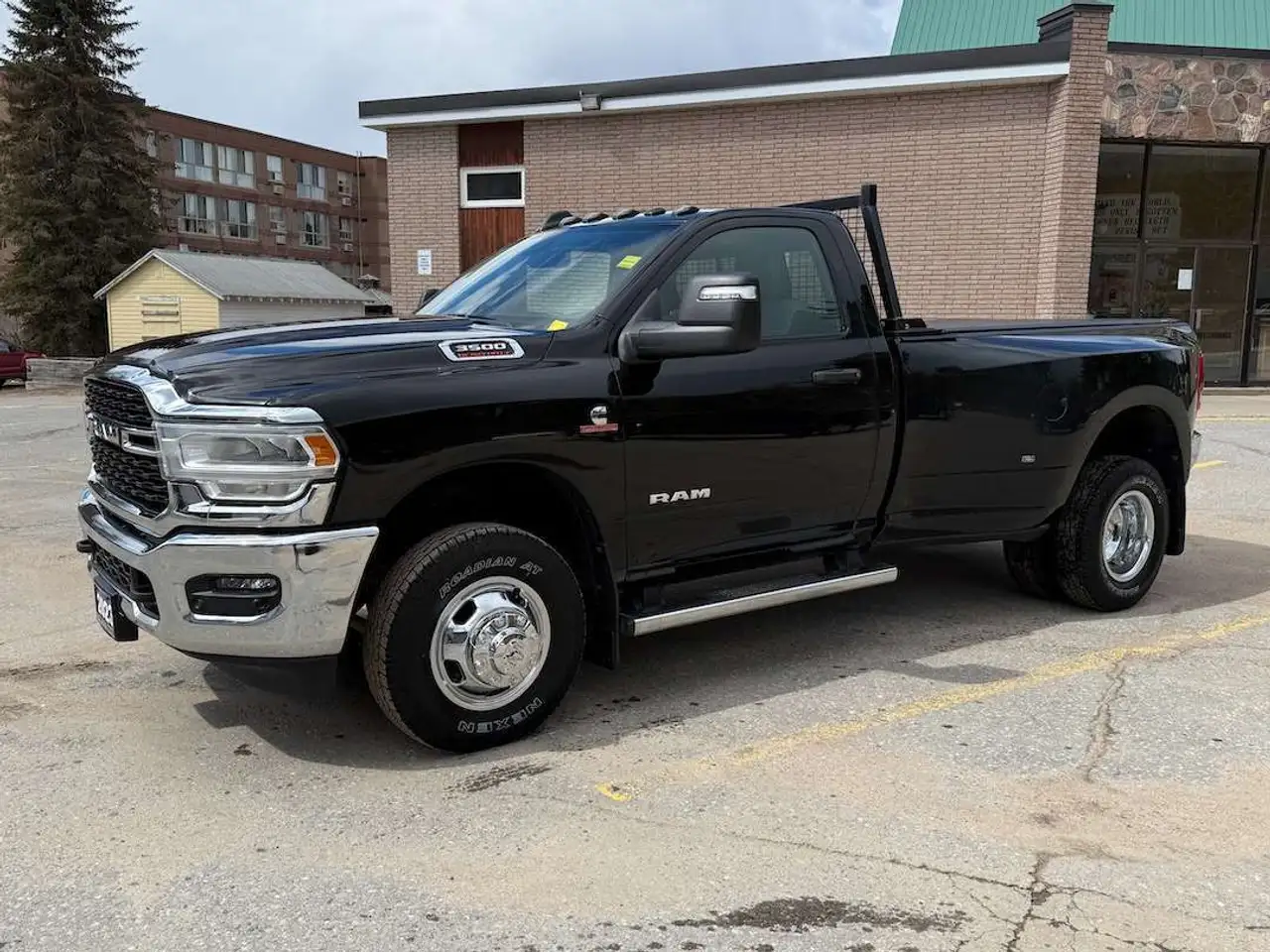 RAM 3500 снимка RAM 3500