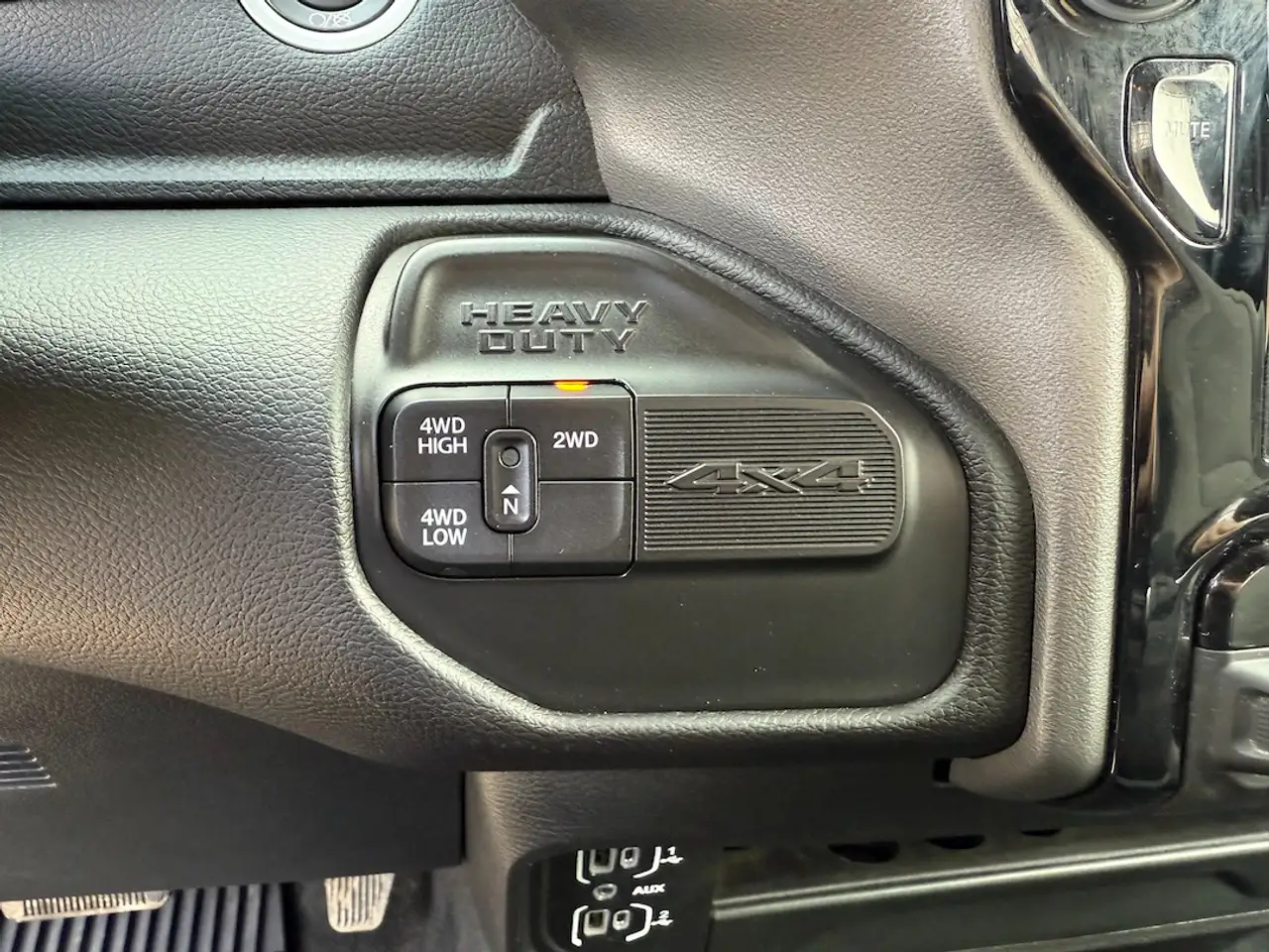 RAM 3500 снимка RAM 3500
