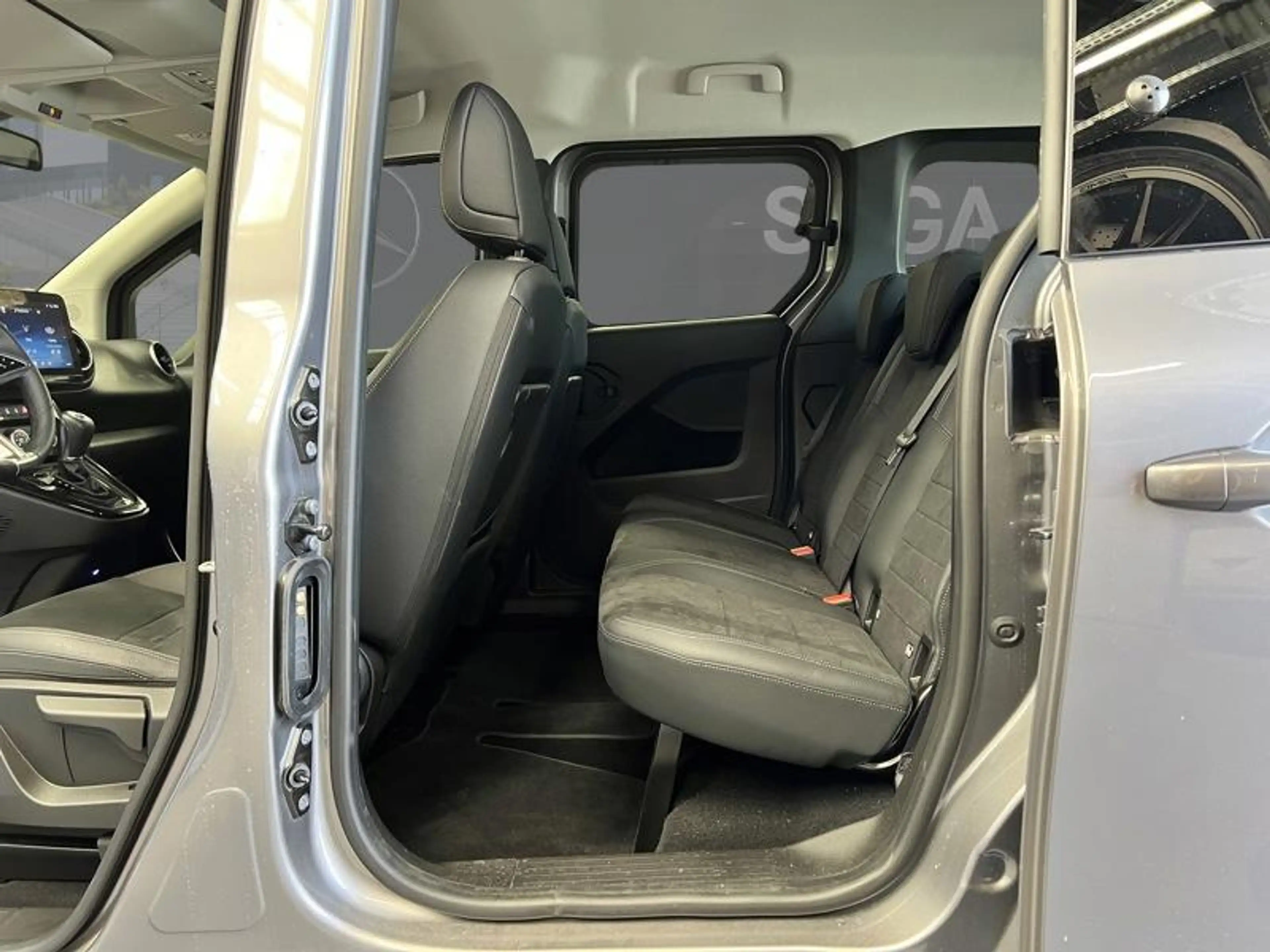 Mercedes-Benz T-Class Classe 180 — photo 8
