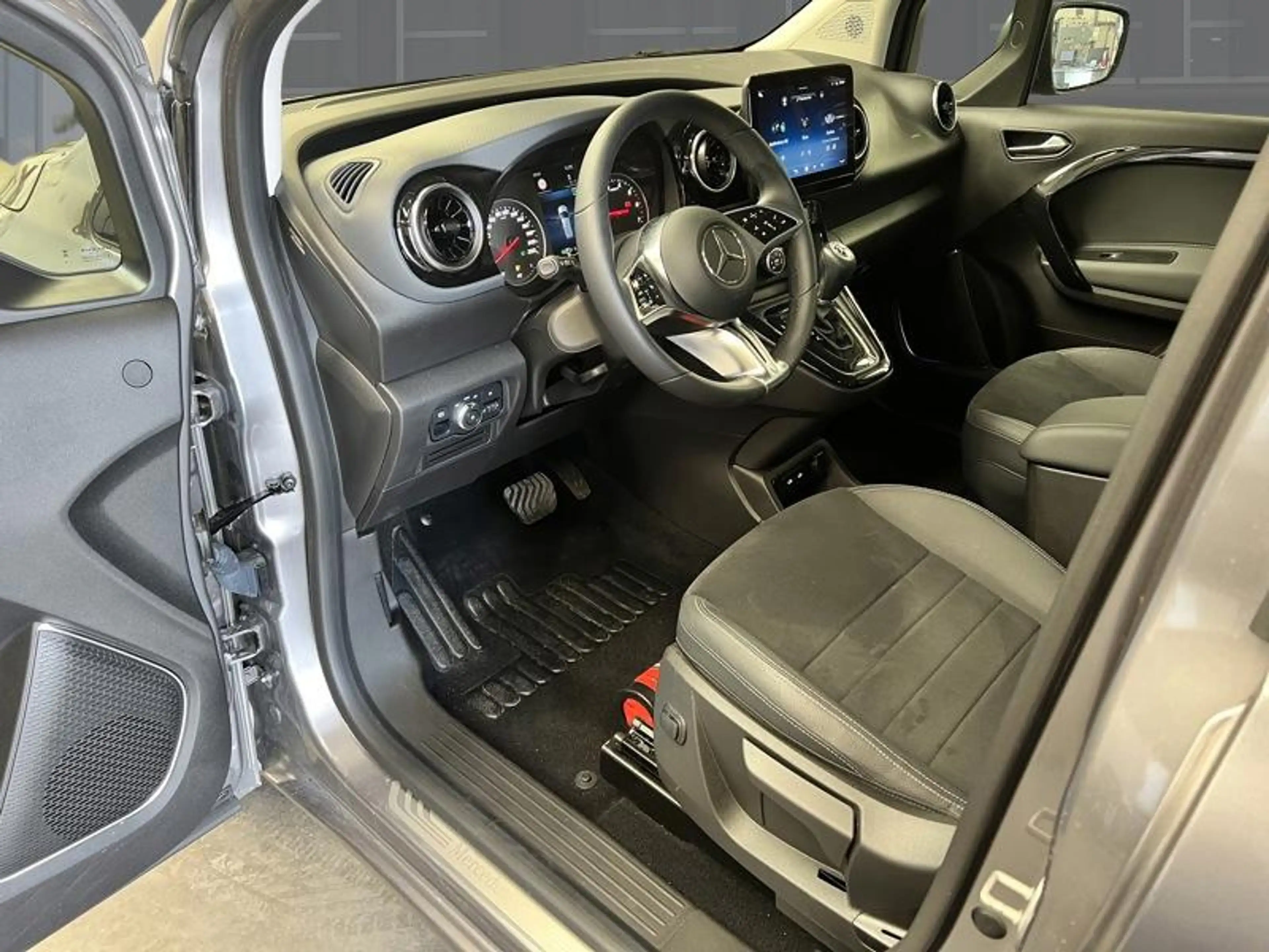 Mercedes-Benz T-Class Classe 180 — photo 6