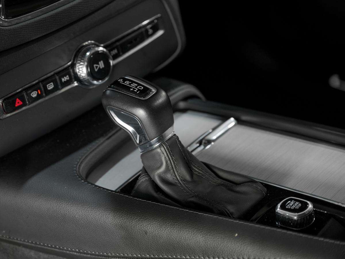 2022 Volvo XC90 T6 + MOMENTUM + AWD + NAVIGATION + TOIT PANORAMIQU thumb 24