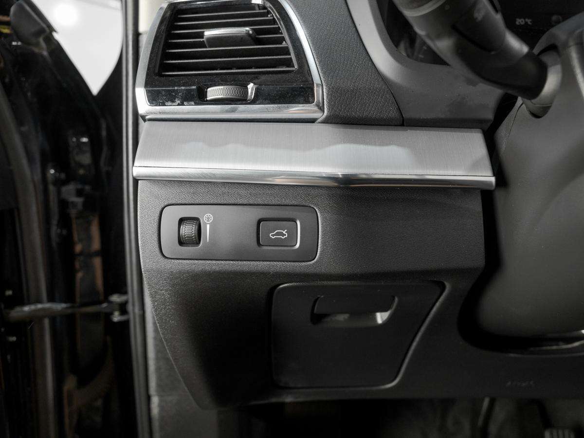 2022 Volvo XC90 T6 + MOMENTUM + AWD + NAVIGATION + TOIT PANORAMIQU thumb 25