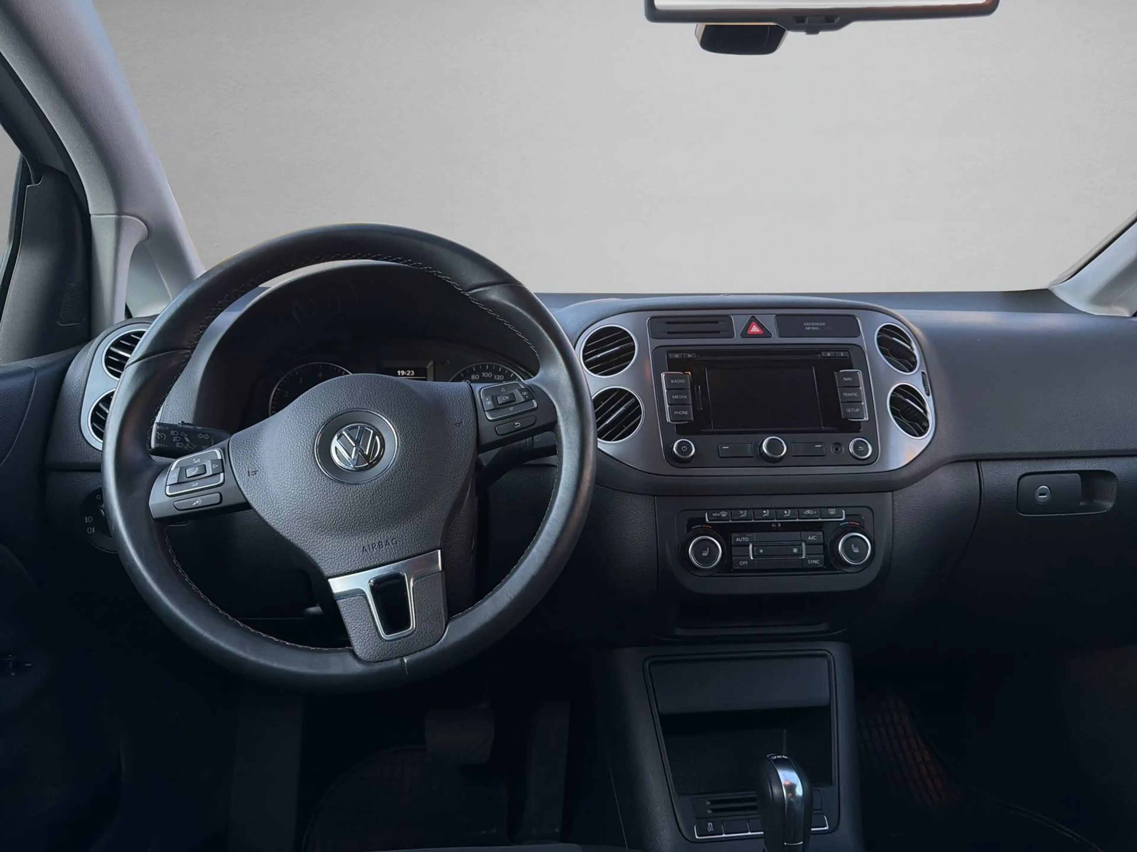 Volkswagen Golf Plus Life SHZ*TEMPOMAT*PDC*AUTOMATIK — photo 12