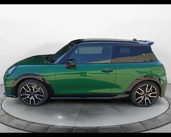Mini Hatch view 9