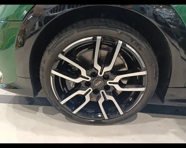 Mini Hatch view 10