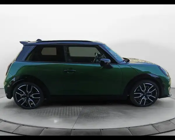 Mini Hatch view 5