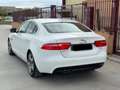 Jaguar XE XE 2.0 D Turbo 180CV aut. Pure Blanco - thumbnail 3