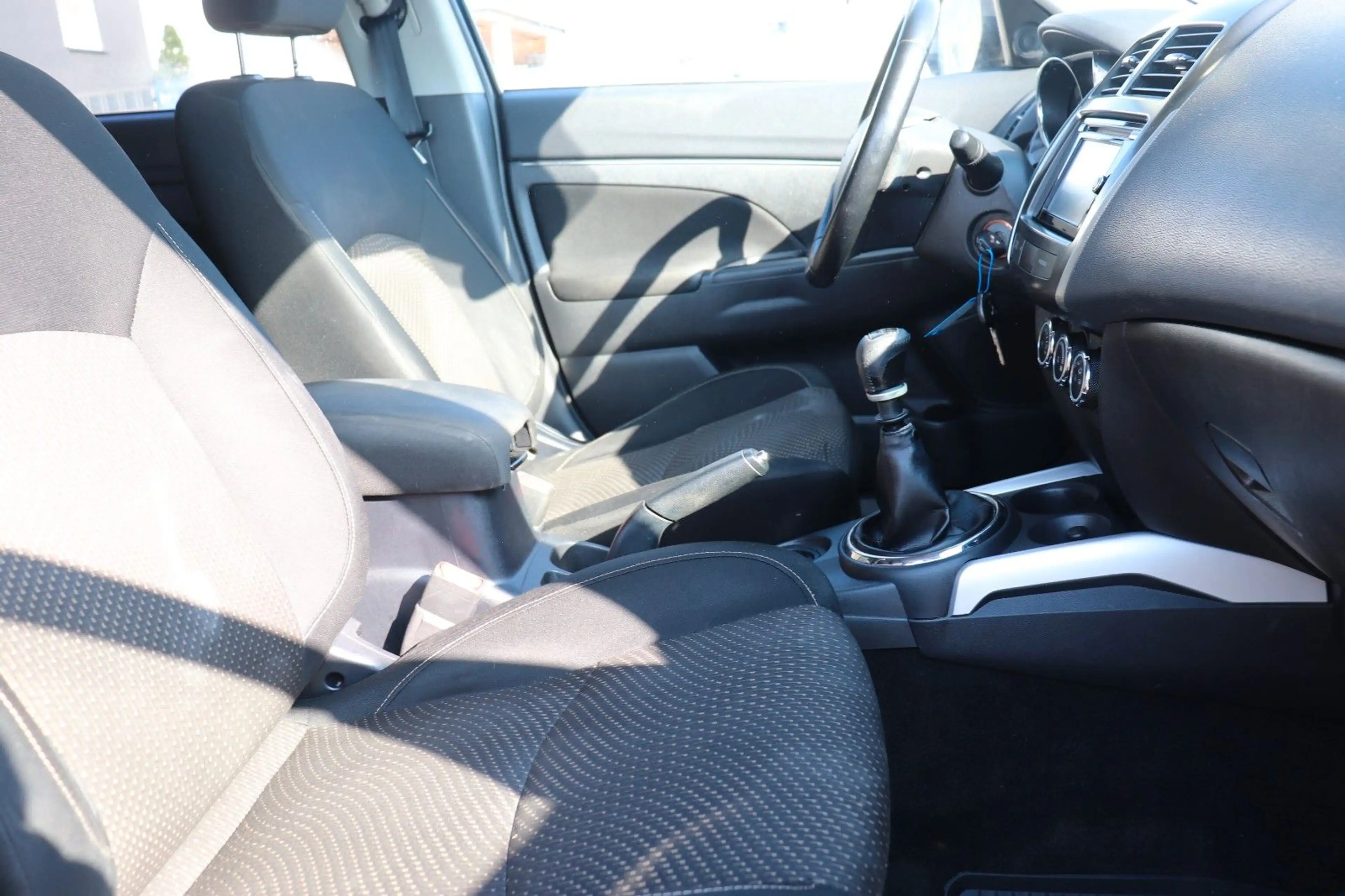 Mitsubishi ASX Intense 2WD — photo 9