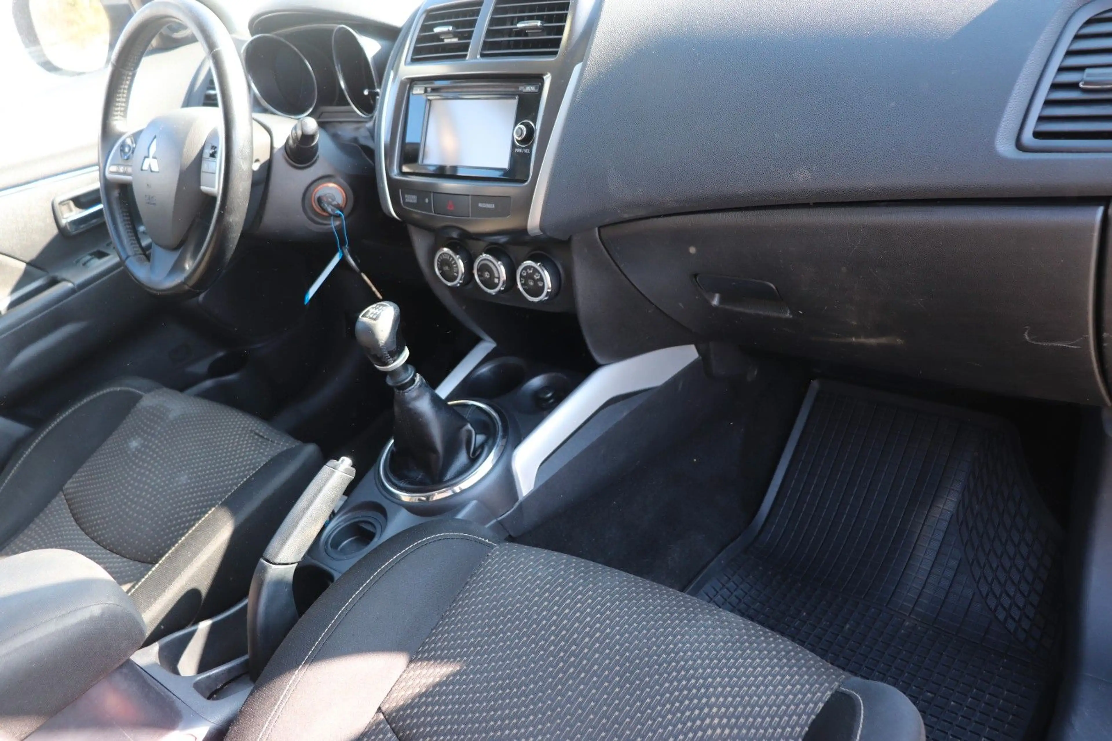 Mitsubishi ASX Intense 2WD — photo 10