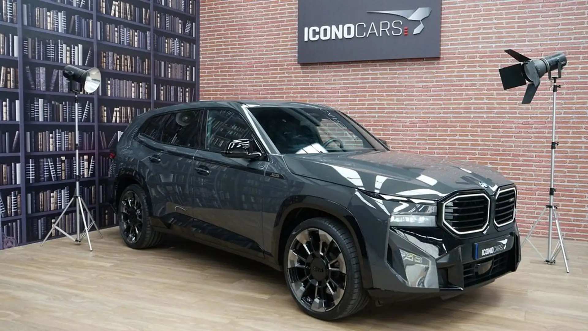 BMW XM 480 kW (653 CV) Grau - 1