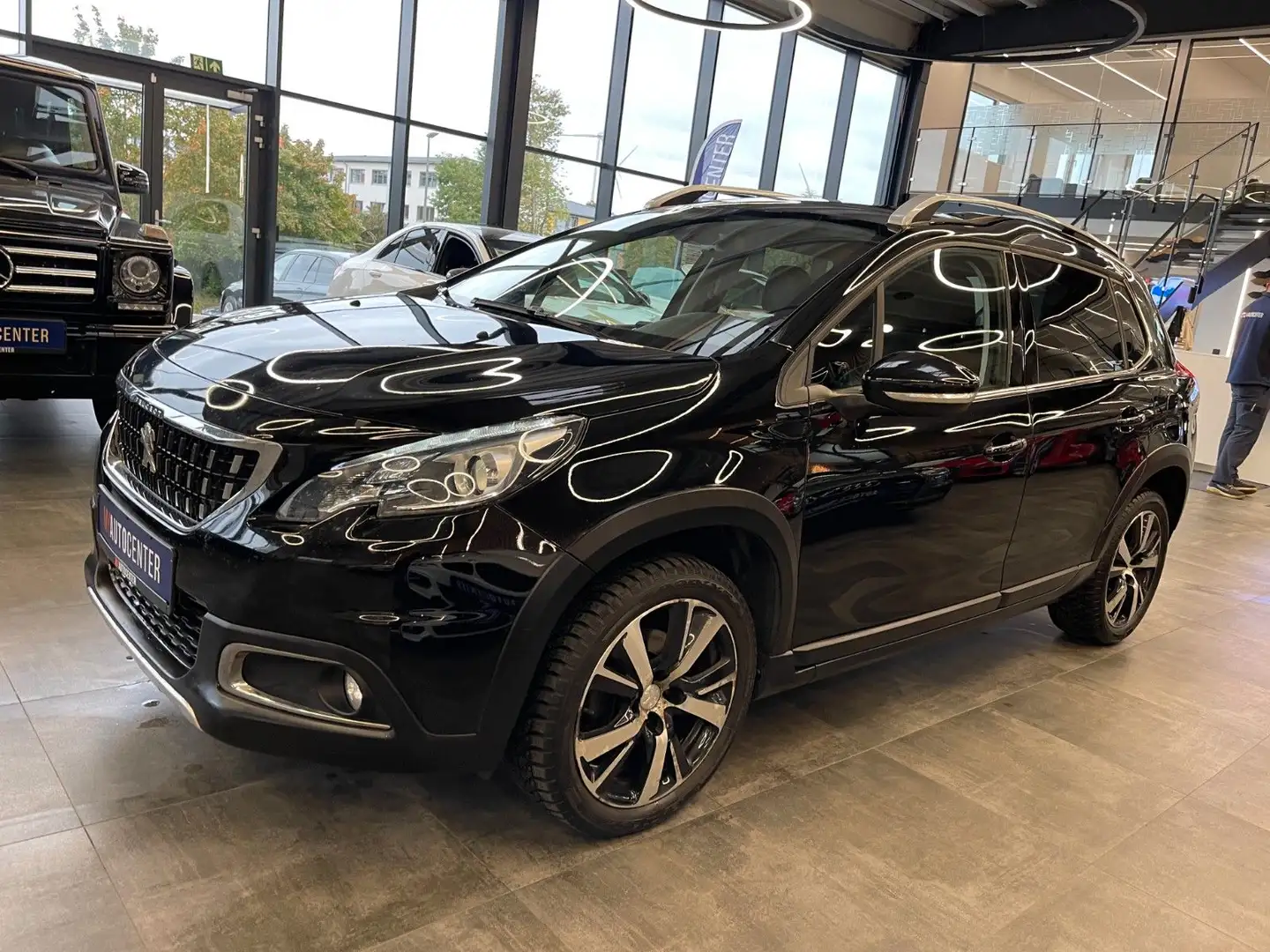 Peugeot 2008 Allure *1. Hand*Kamera*Klima*Navi*SHZ* Černá - 2