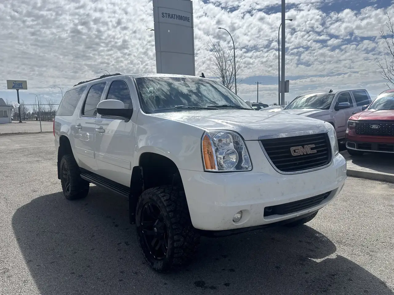 GMC Yukon снимка GMC Yukon
