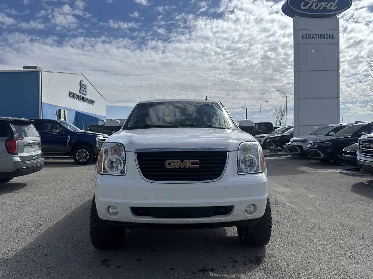 GMC Yukon снимка GMC Yukon