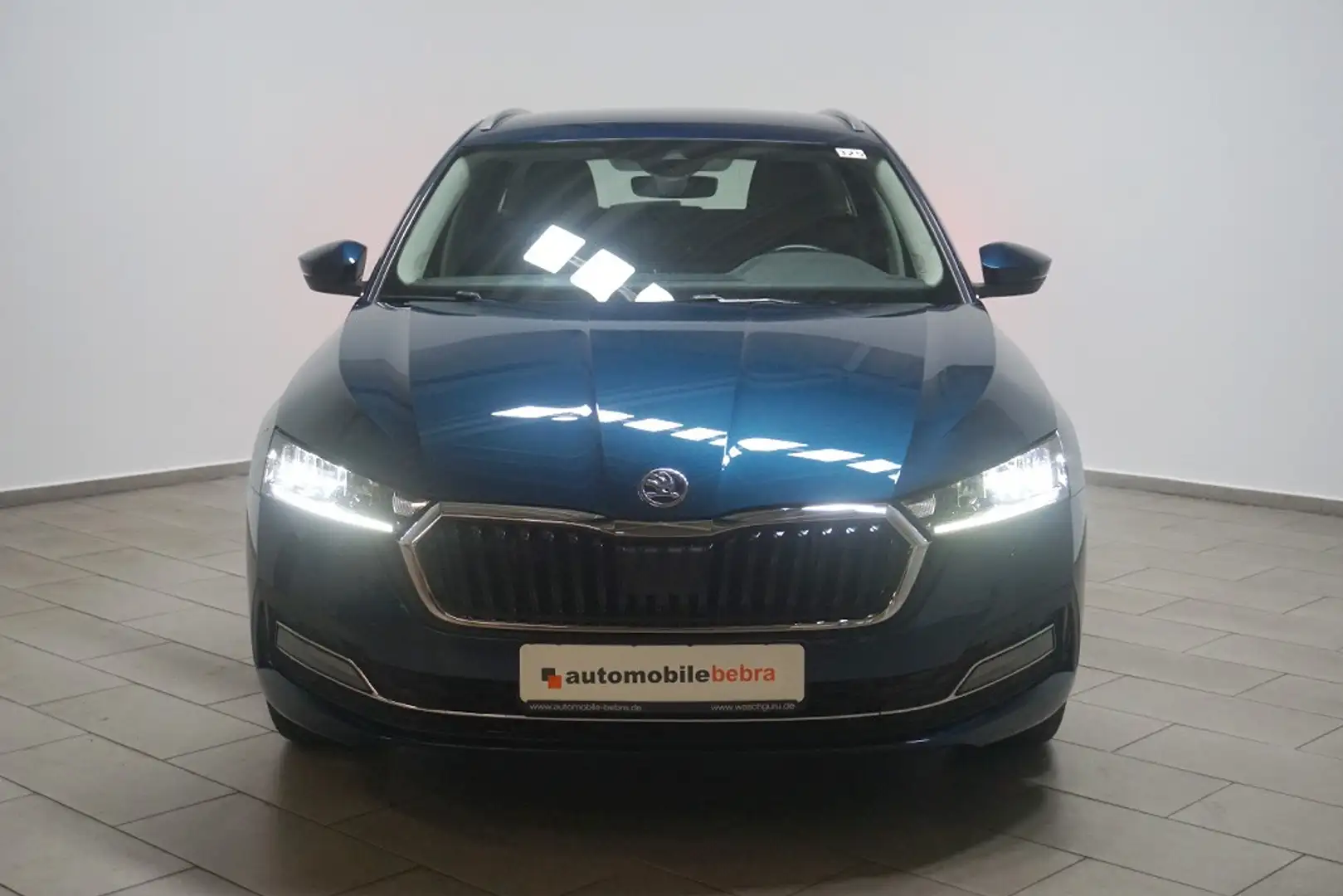 Skoda Octavia 2.0TDI DSG Style Virtual-Standh-LED-Navi Blau - 2