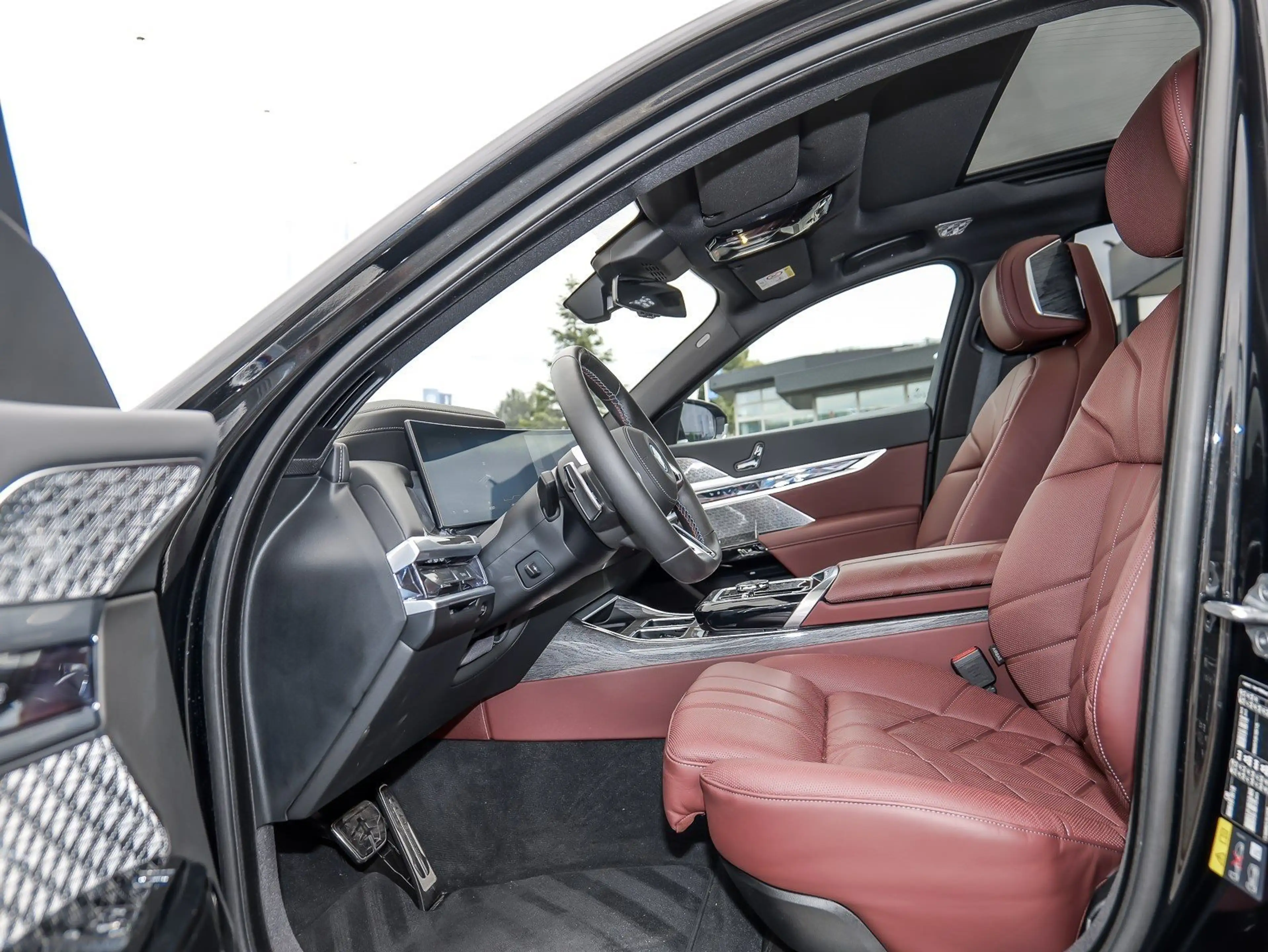 BMW i7 M70 xDrive Limousine — photo 5