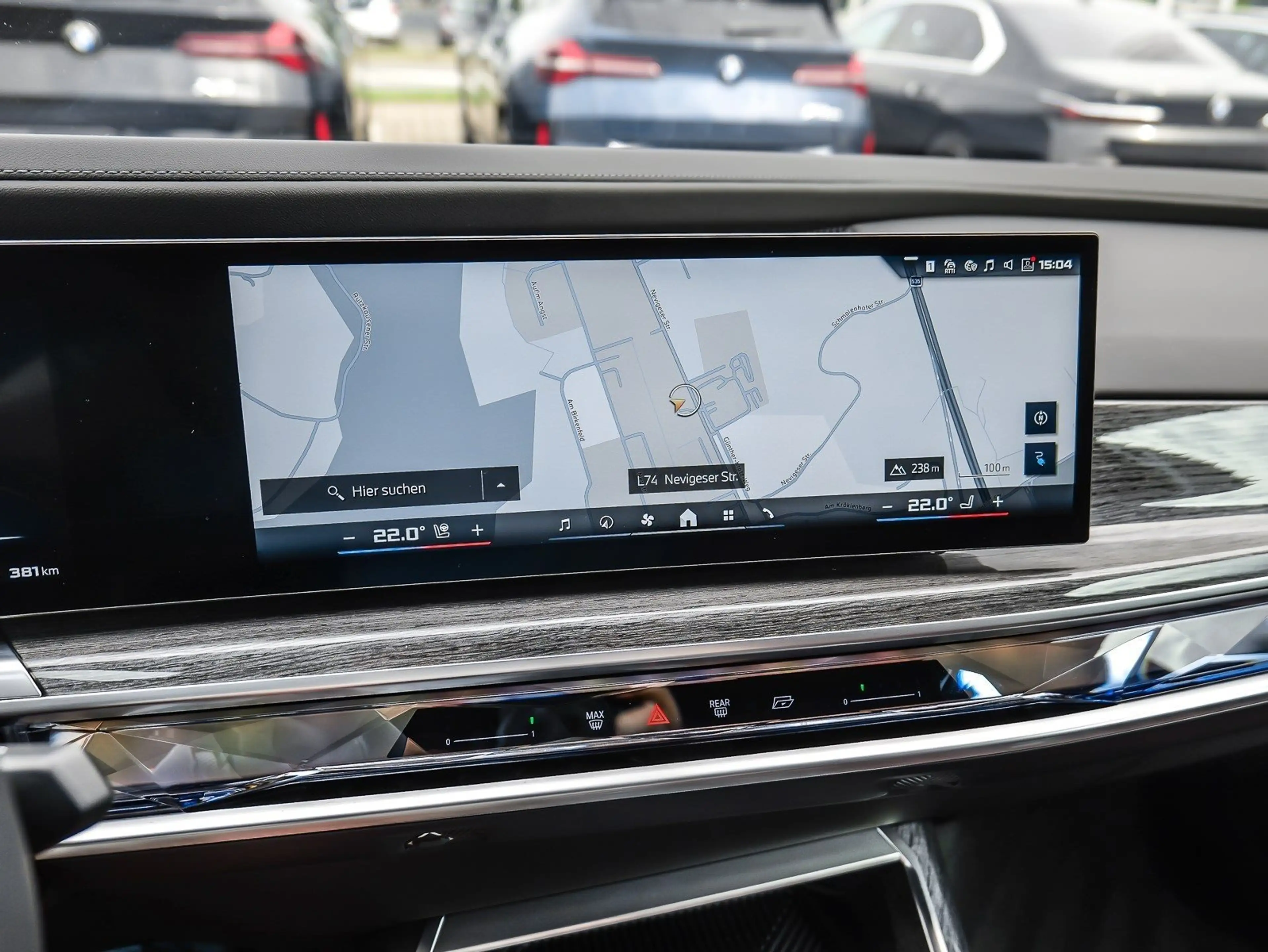 BMW i7 M70 xDrive Limousine — photo 14