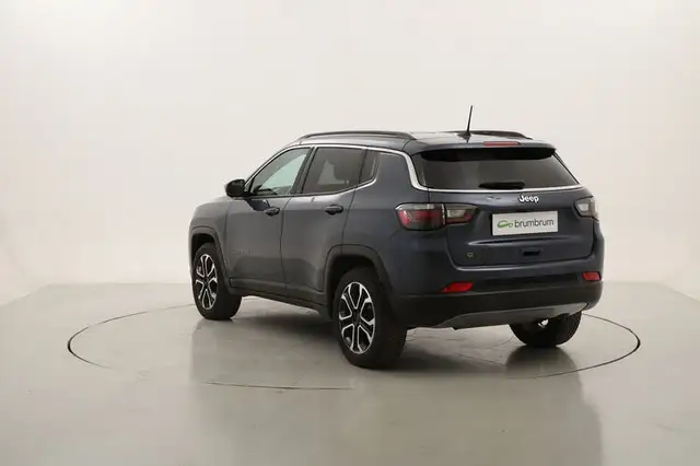 Jeep Compass view 3