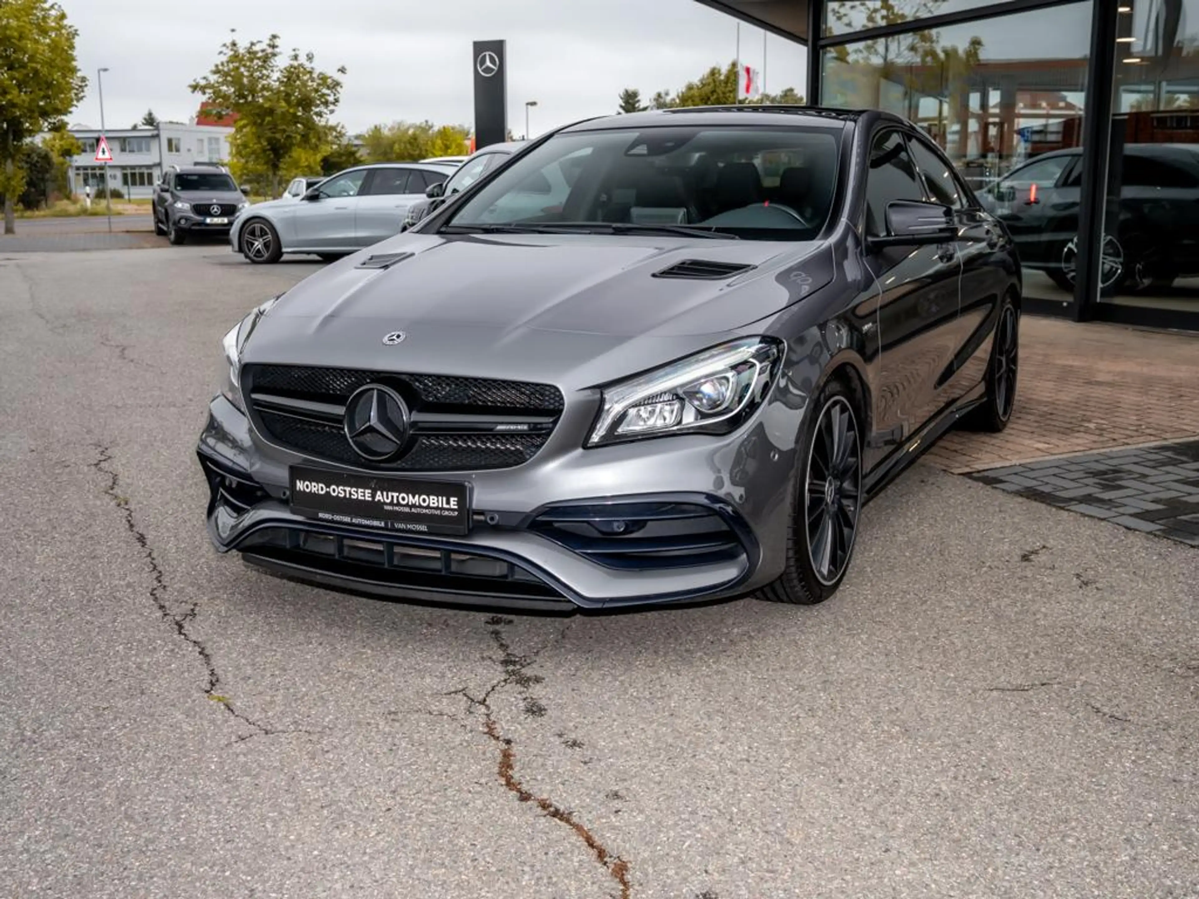 Mercedes-Benz CLA 45 AMG 4M COUPÉ NIGHT KAMERA NAVI HUK PANO — photo 7