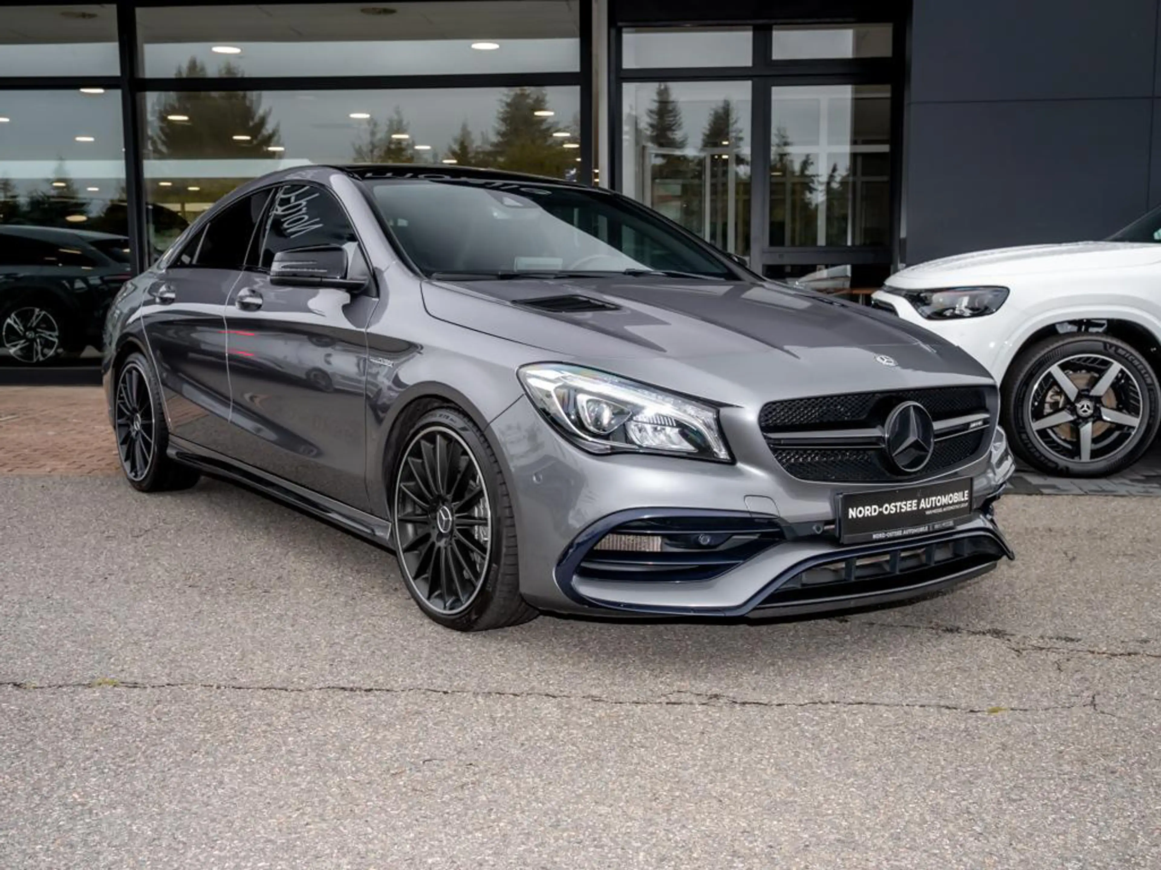 Mercedes-Benz CLA 45 AMG 4M COUPÉ NIGHT KAMERA NAVI HUK PANO — photo 4