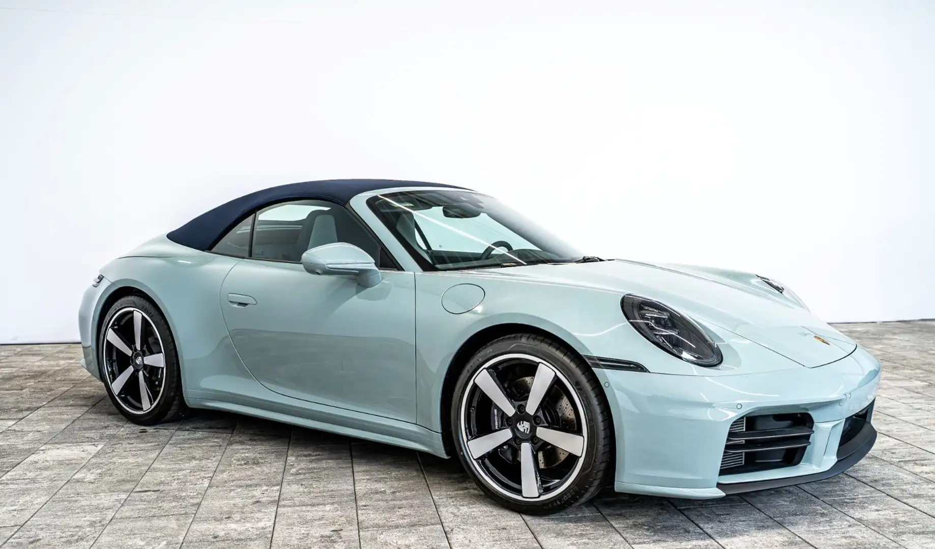 Porsche 911 Carrera Cabriolet °SportDesign°BurmesterH-E° Vert - 1