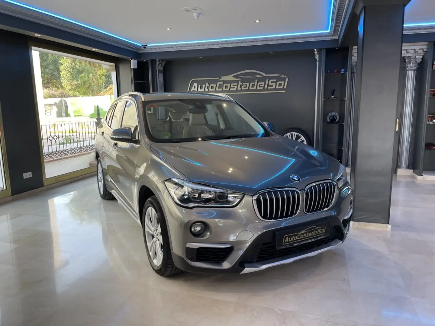 BMW X1 sDrive 18d Brun - 2
