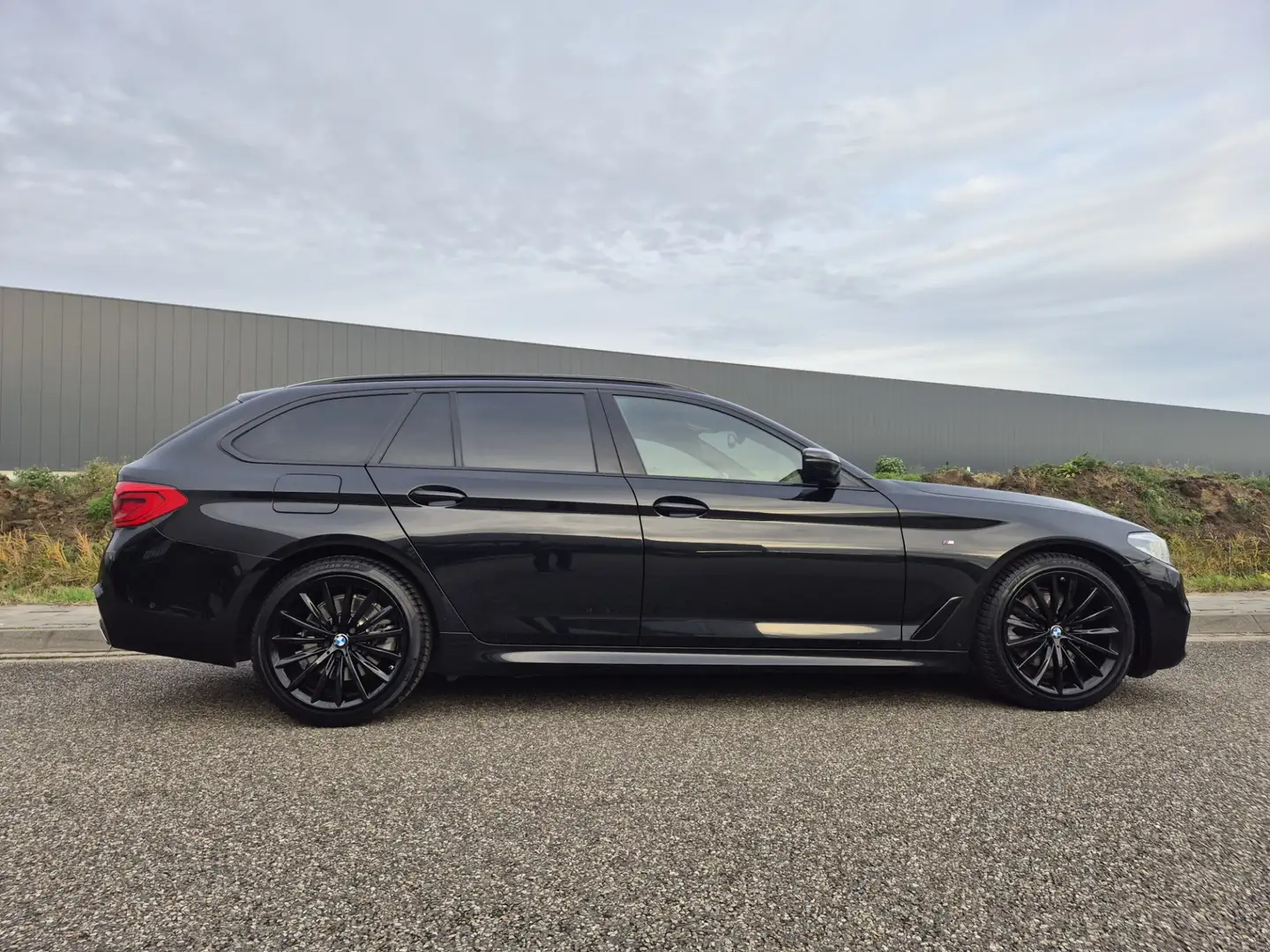 BMW 520 5-serie Touring 520i High Executive Edition Schuif Zwart - 2