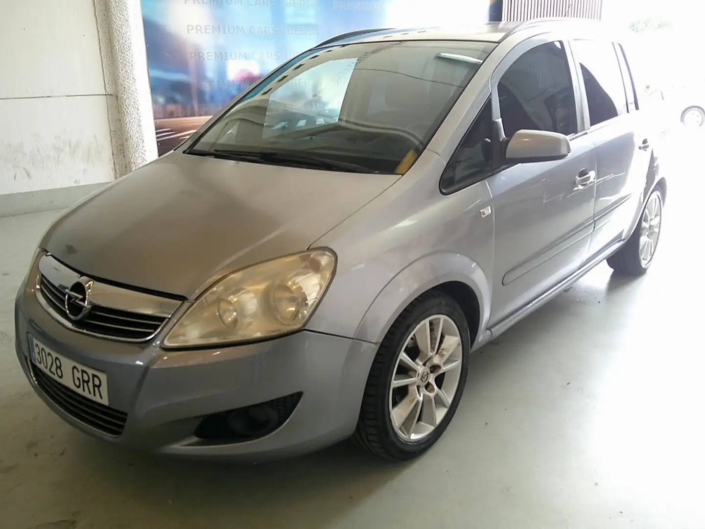 Opel Zafira 1.9CDTi Cosmo 120 Gris - 1