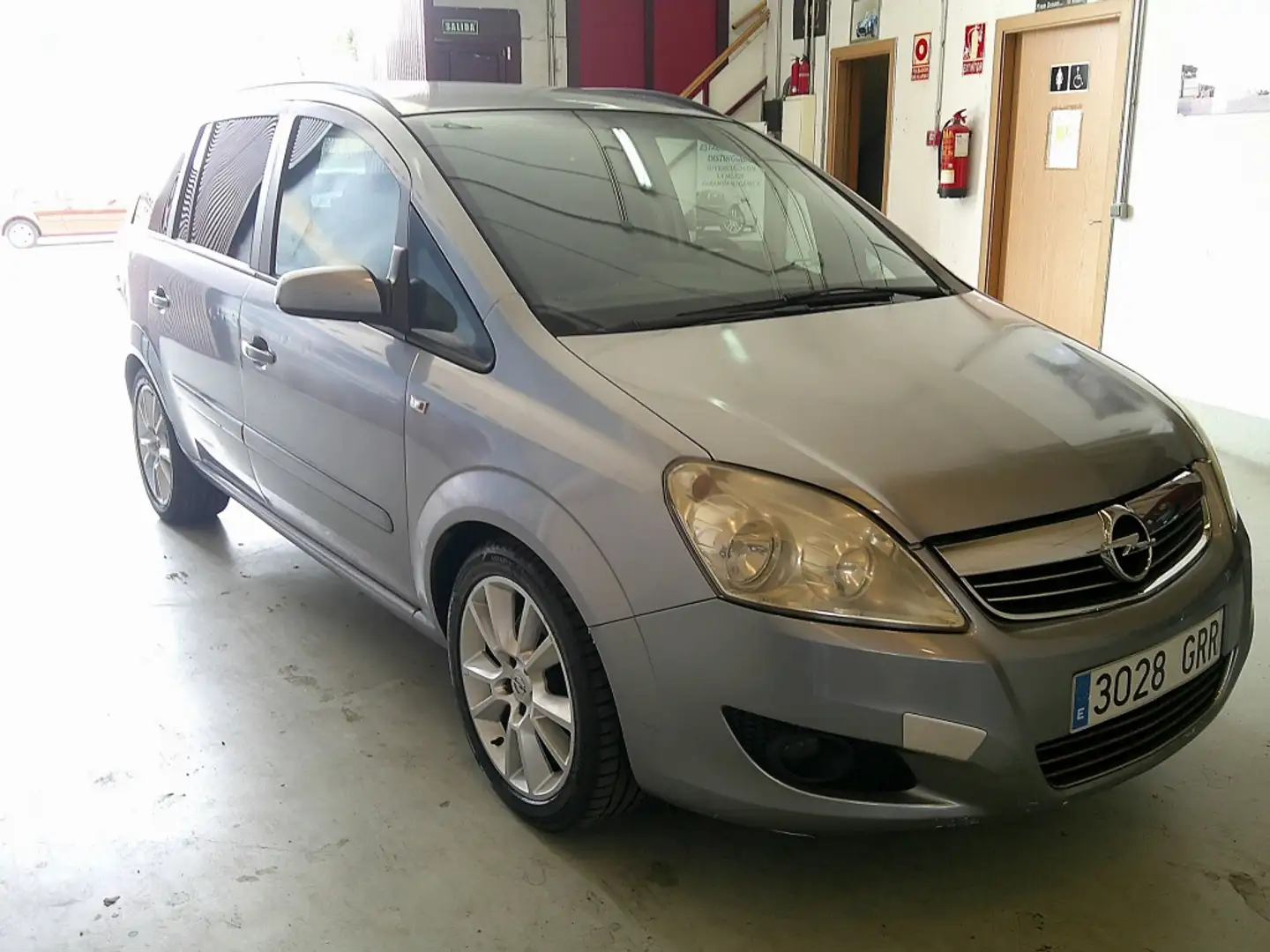 Opel Zafira 1.9CDTi Cosmo 120 Gris - 2