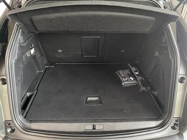 Peugeot 3008 view 9