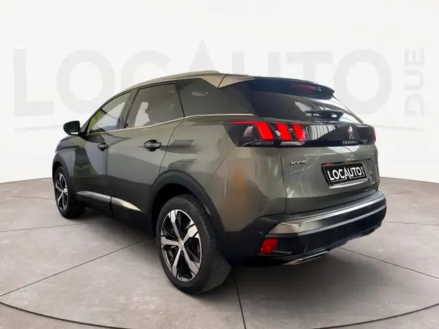 Peugeot 3008 view 5
