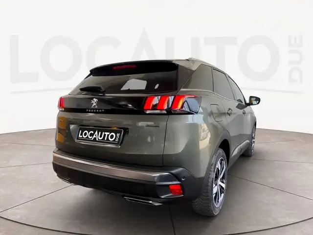 Peugeot 3008 view 4
