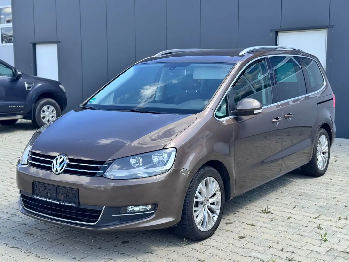 Volkswagen Sharan Highline BMT+Navi+Teilleder+7.SITZER Brun - 1