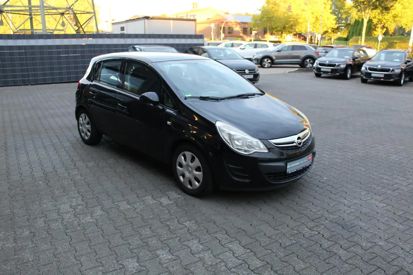 Opel Corsa 1.2 63kW/86PS Schwarz - 2
