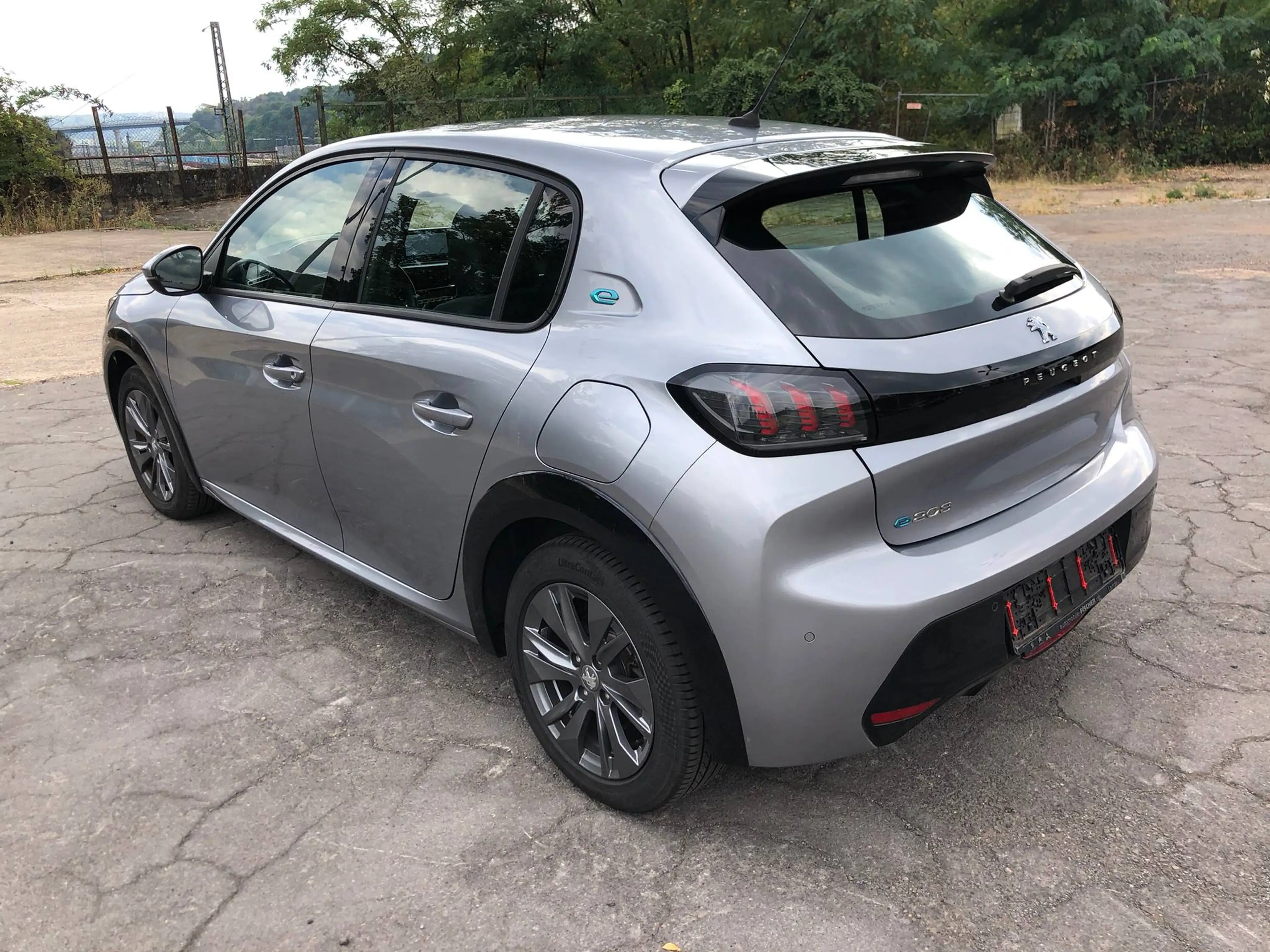 Peugeot 208 e- Allure Navi/Sitzheizung/3-D Cockpit/1.Hand — photo 5
