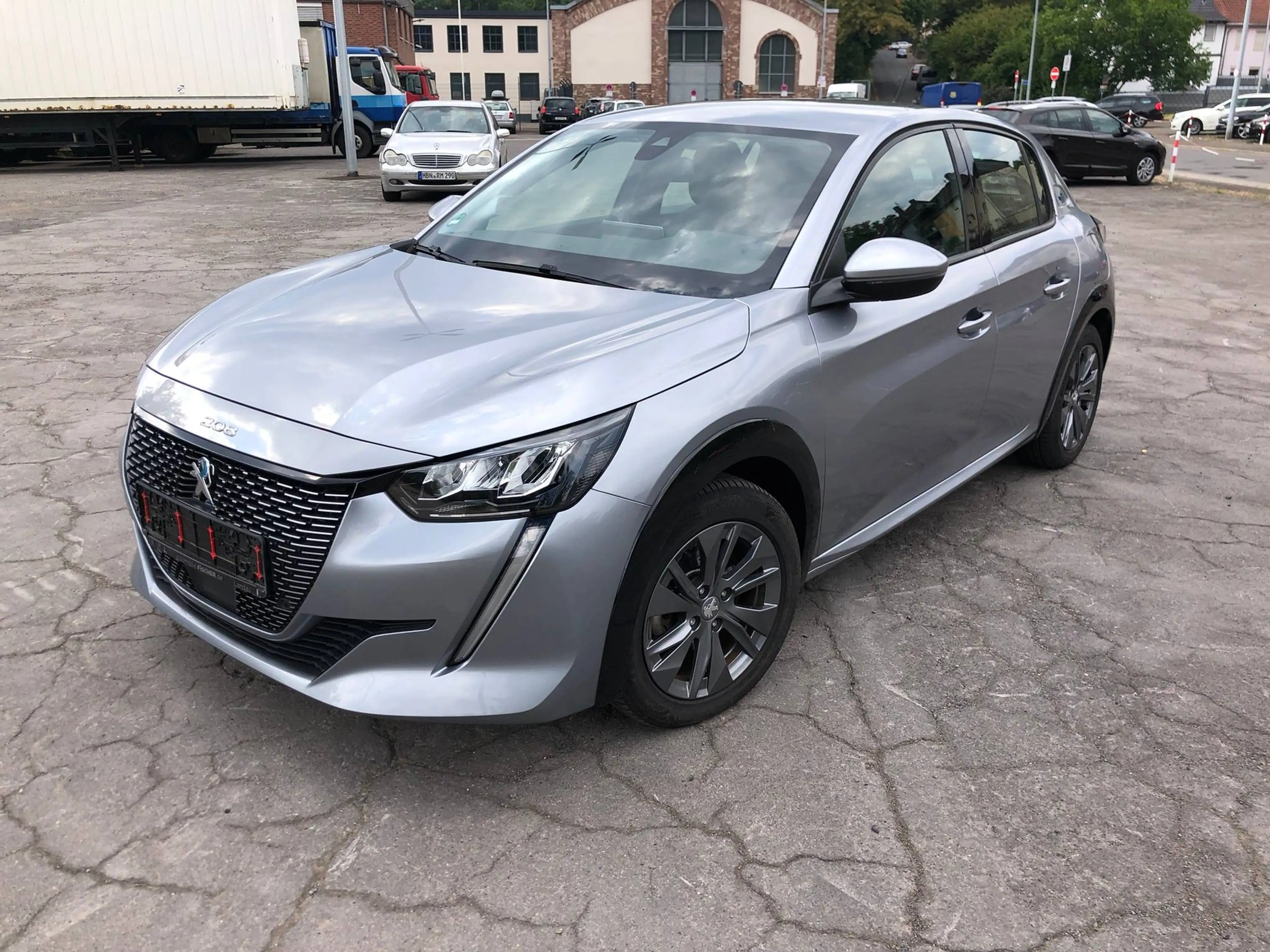 Peugeot 208 e- Allure Navi/Sitzheizung/3-D Cockpit/1.Hand