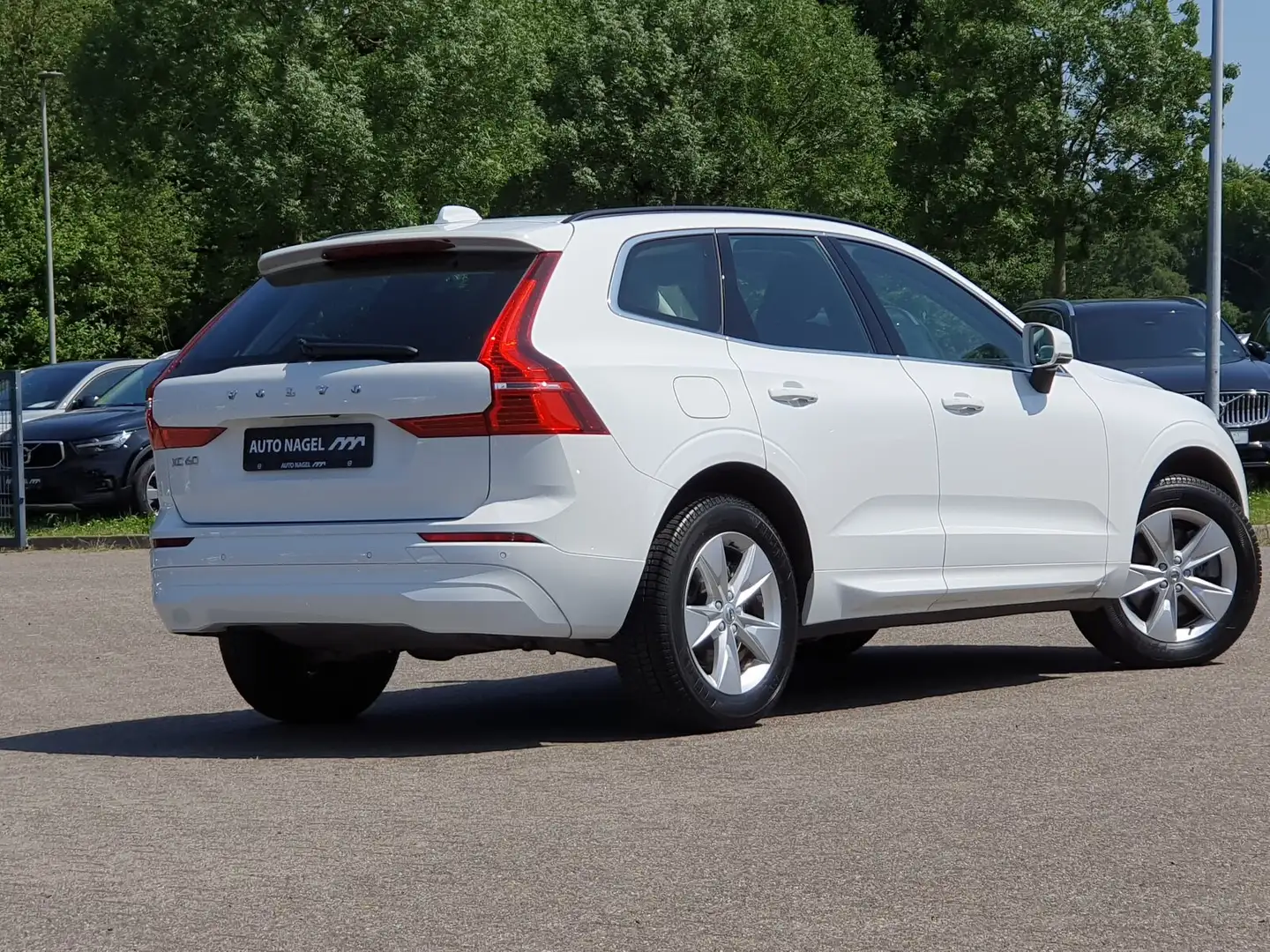 Volvo XC60 XC60 B4 Momentum Pro Keyless-Start/Autom./Klima Weiß - 2
