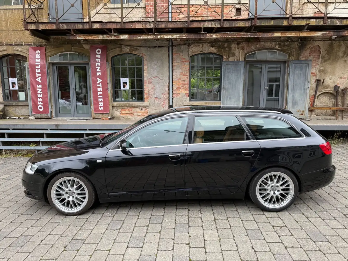 Audi A6 Avant 4.2 quattro Schwarz - 2