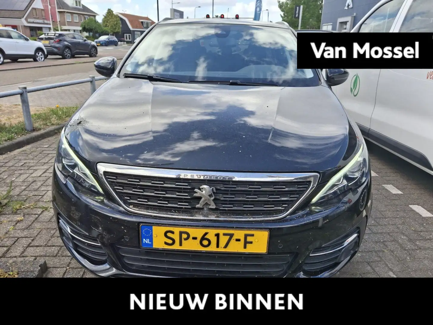 Peugeot 308 SW 1.2 PureTech Blue Lease Premium | Trekhaak | LM Zwart - 1