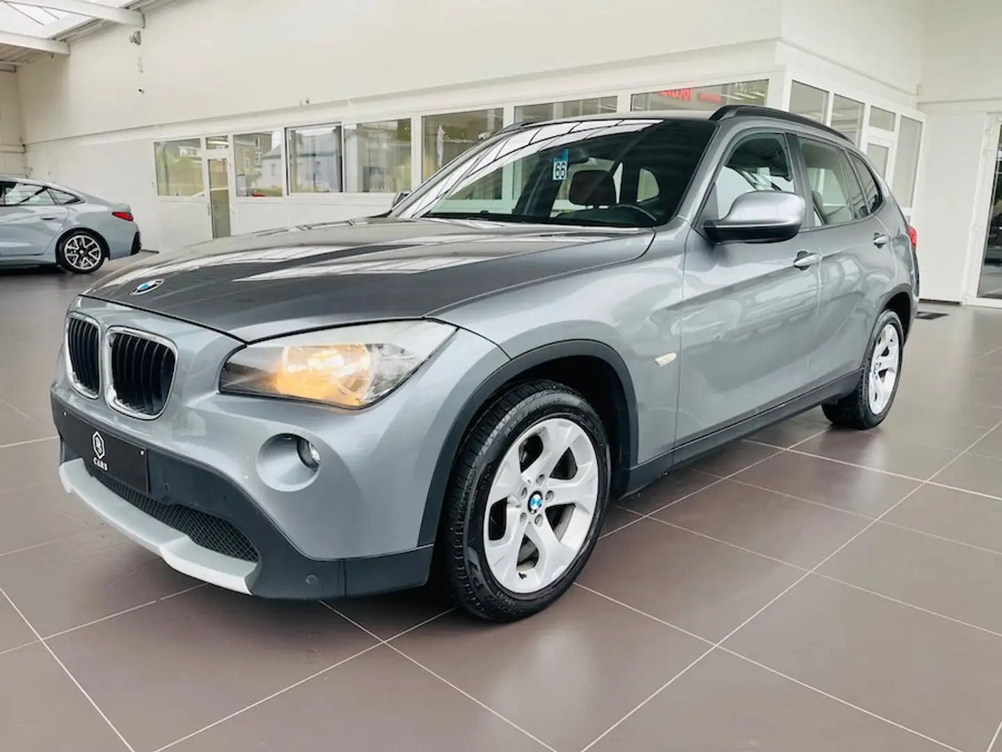 BMW X1 2.0 d xDrive *** GARANTIE + GPS + AIRCO *** - 1
