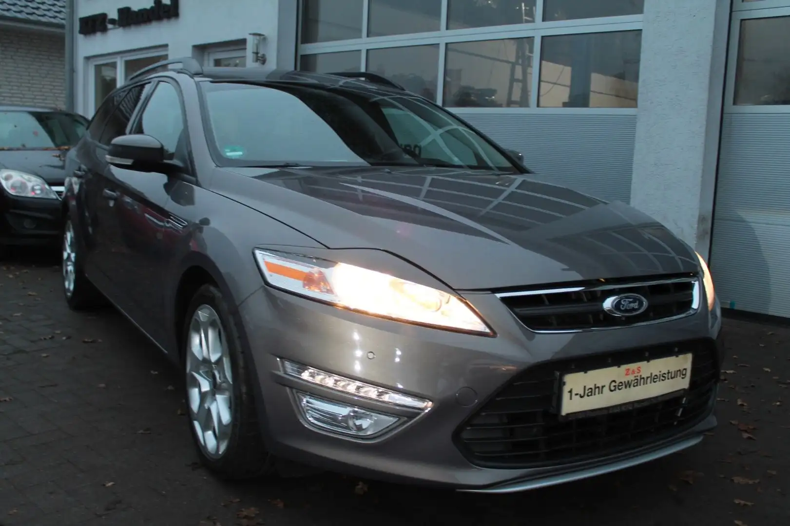 Ford Mondeo Turnier Champions Edition *TÜV-NEU* Marrón - 1
