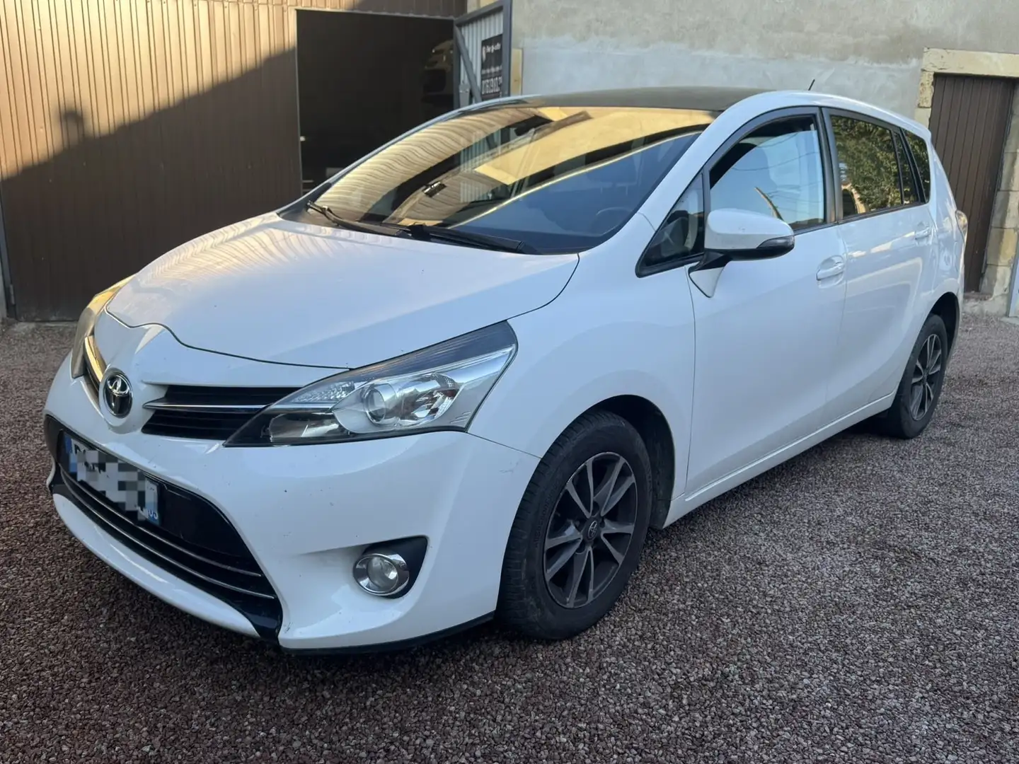 Toyota Verso 112 D-4D 7pl FAP Dynamic - 2