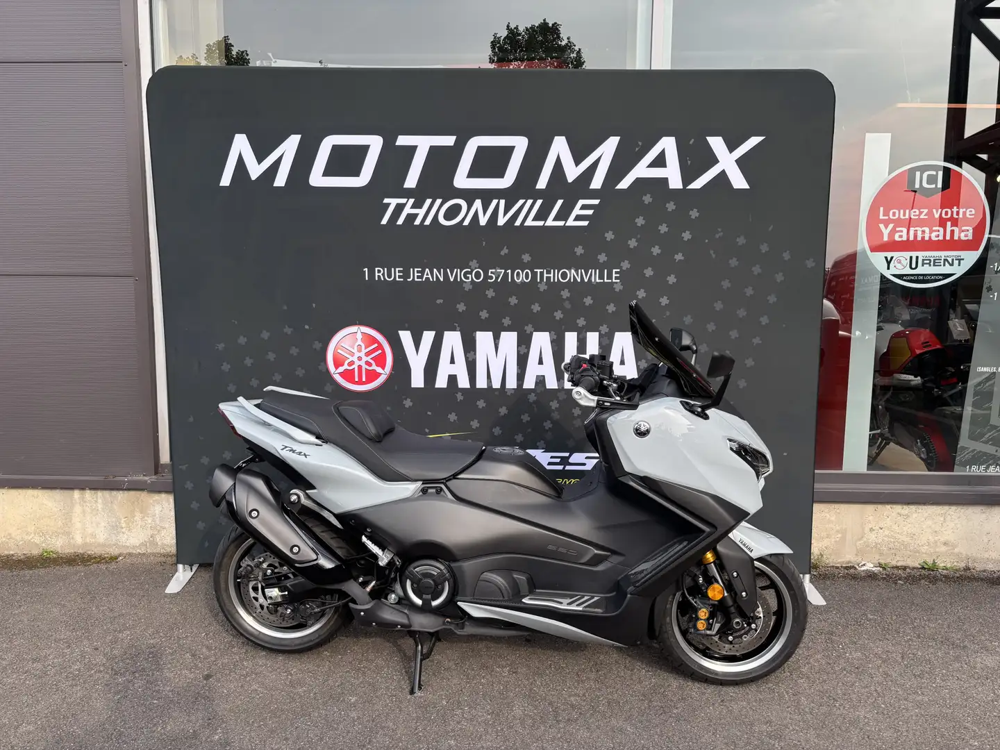 Yamaha TMAX 560 Szürke - 1