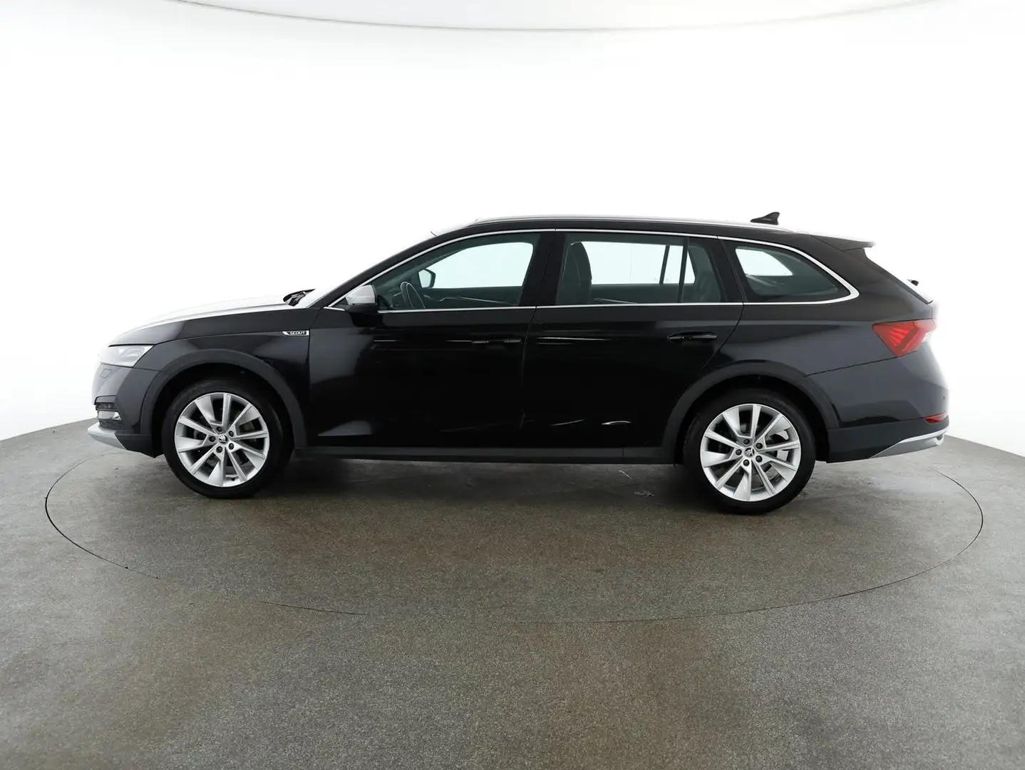 Skoda Octavia 4x4 SCOUT TDI DSG Zwart - 2