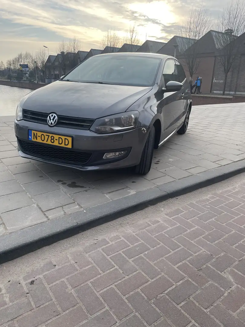 Volkswagen Polo 1.2-12V Trendline Grijs - 1